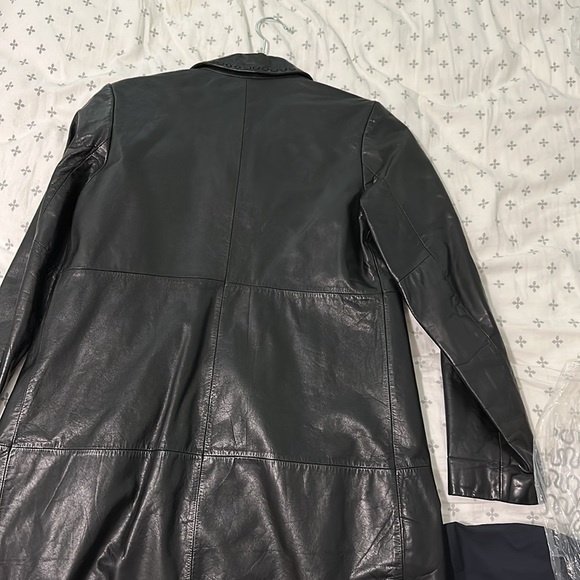 Real l leather , long coat.one button is missing - Picture 3 of 5